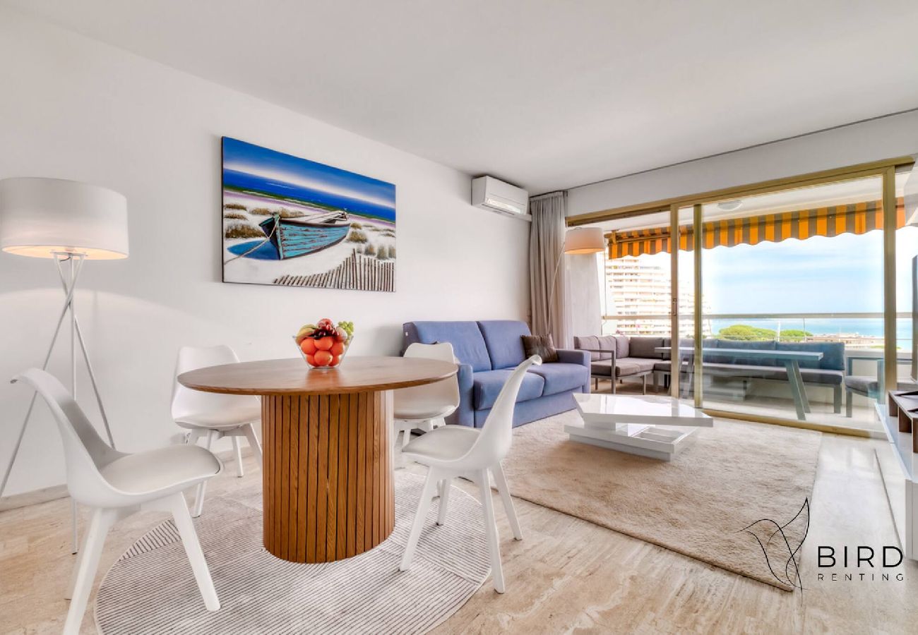 Appartement à Villeneuve-Loubet - Une escapade de rêve en bord de mer 