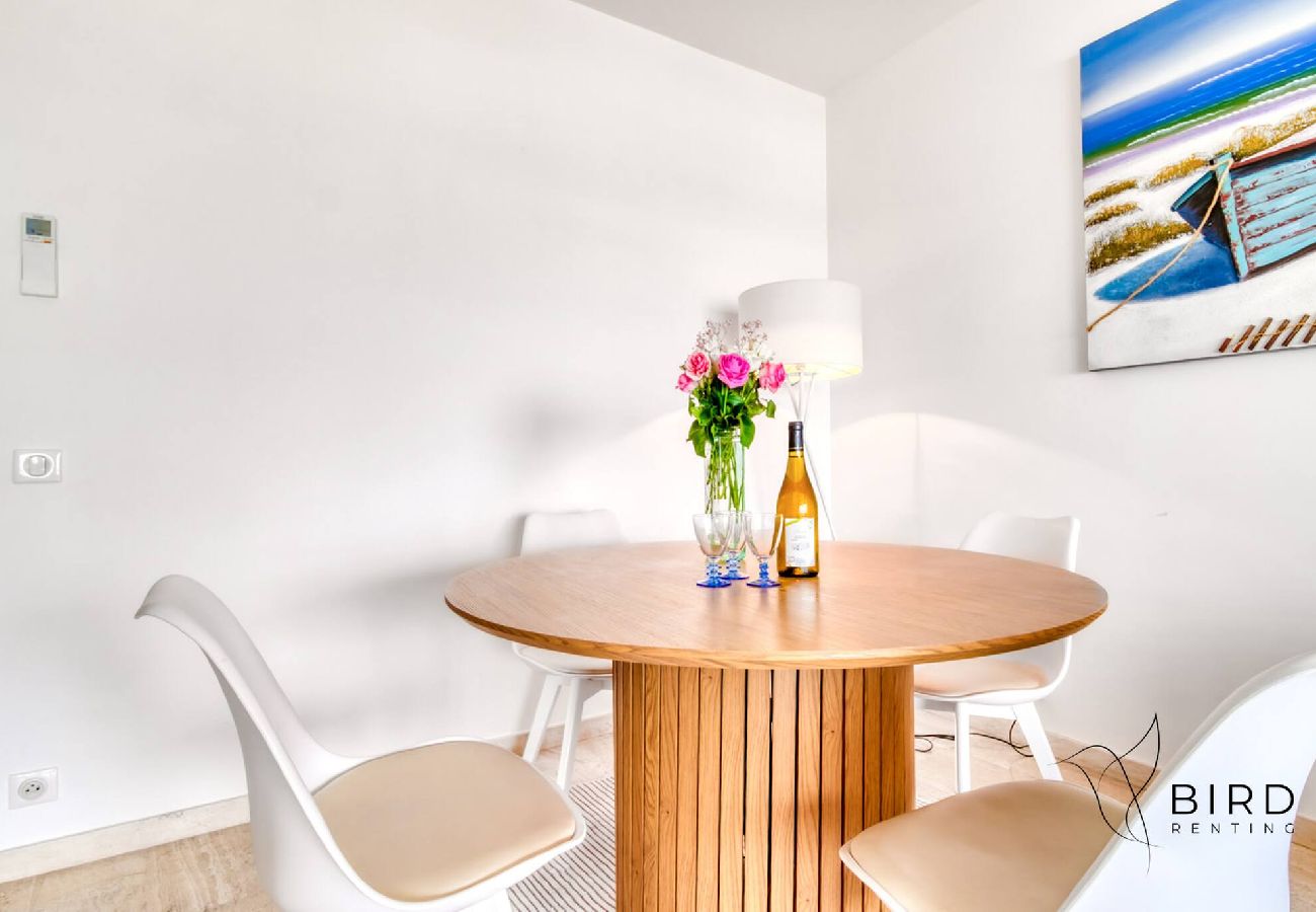 Appartement à Villeneuve-Loubet - Une escapade de rêve en bord de mer 
