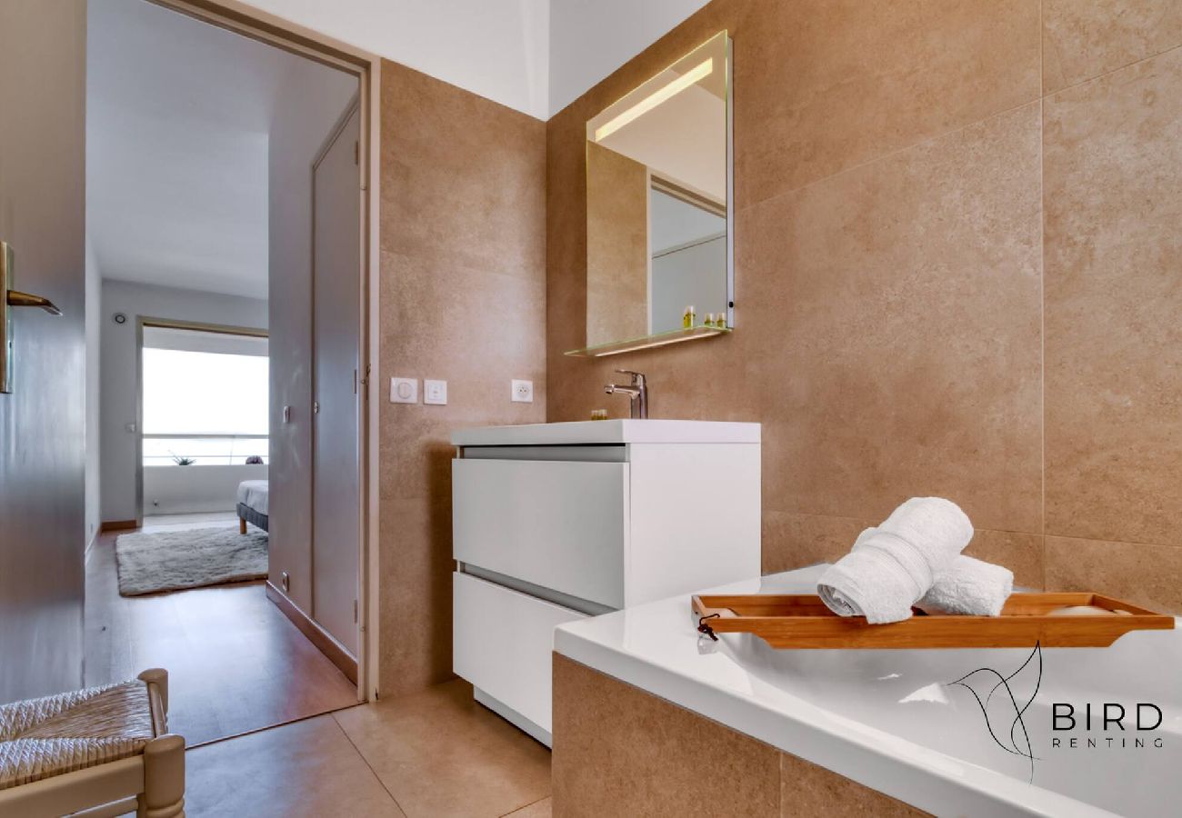 Appartement à Villeneuve-Loubet - Une escapade de rêve en bord de mer 