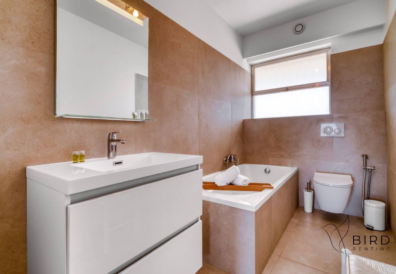 Appartement à Villeneuve-Loubet - Une escapade de rêve en bord de mer 