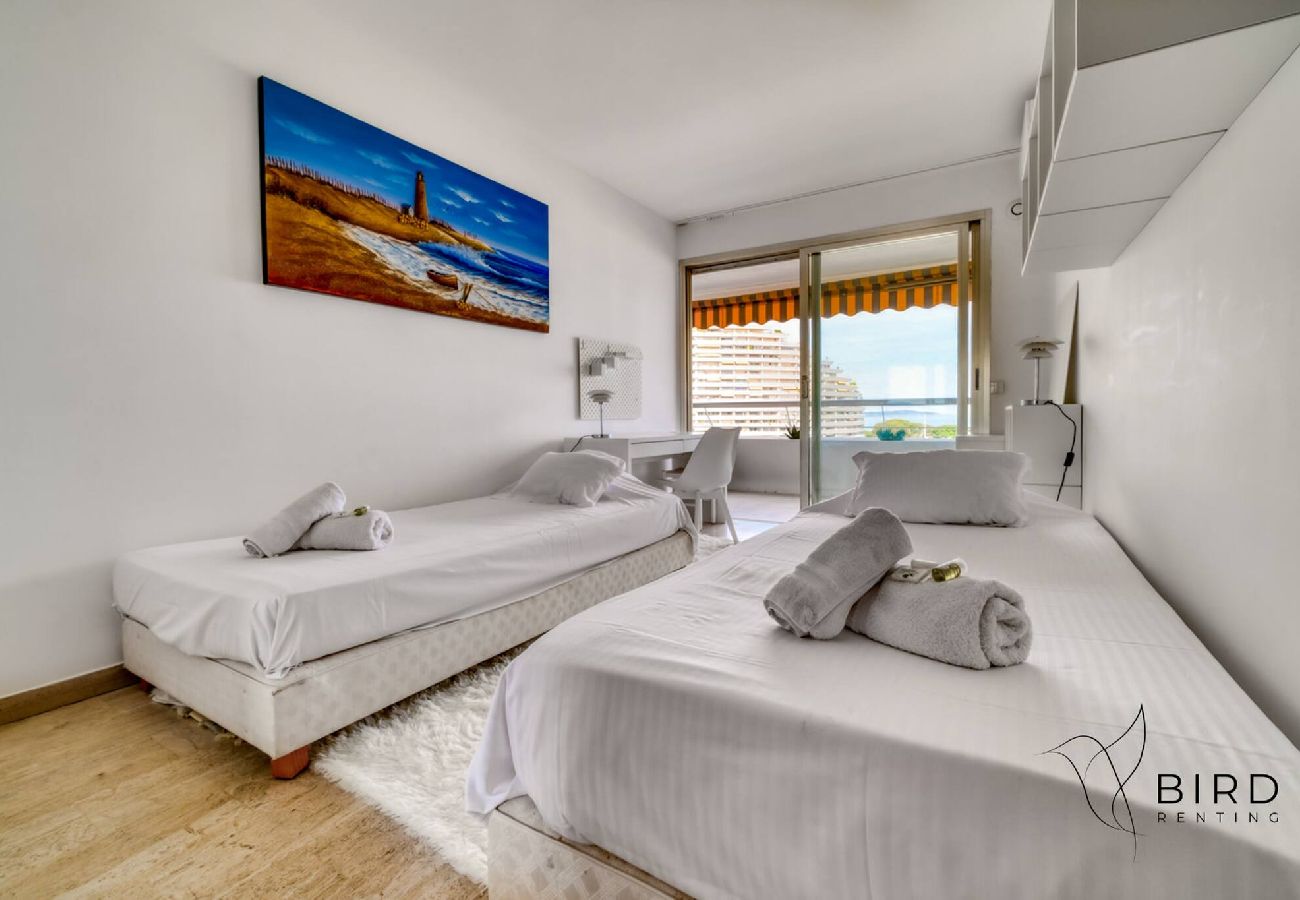 Appartement à Villeneuve-Loubet - Une escapade de rêve en bord de mer 