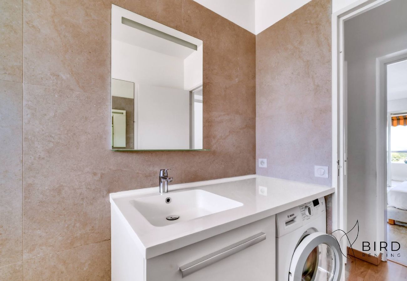 Appartement à Villeneuve-Loubet - Une escapade de rêve en bord de mer 
