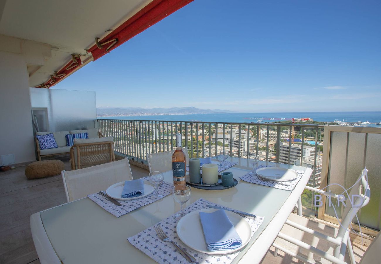 Appartement à Antibes - Bel appartement Vue mer piscine parking et clim 