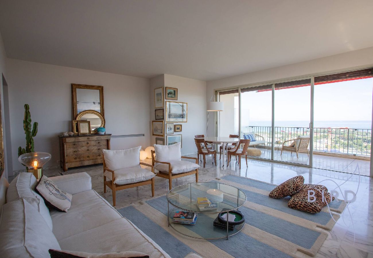 Appartement à Antibes - Bel appartement Vue mer piscine parking et clim 