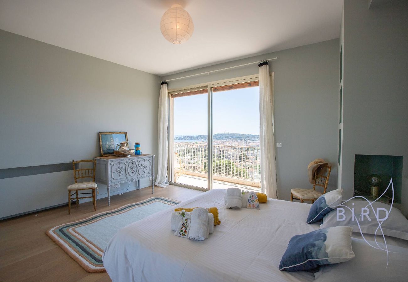 Appartement à Antibes - Bel appartement Vue mer piscine parking et clim 