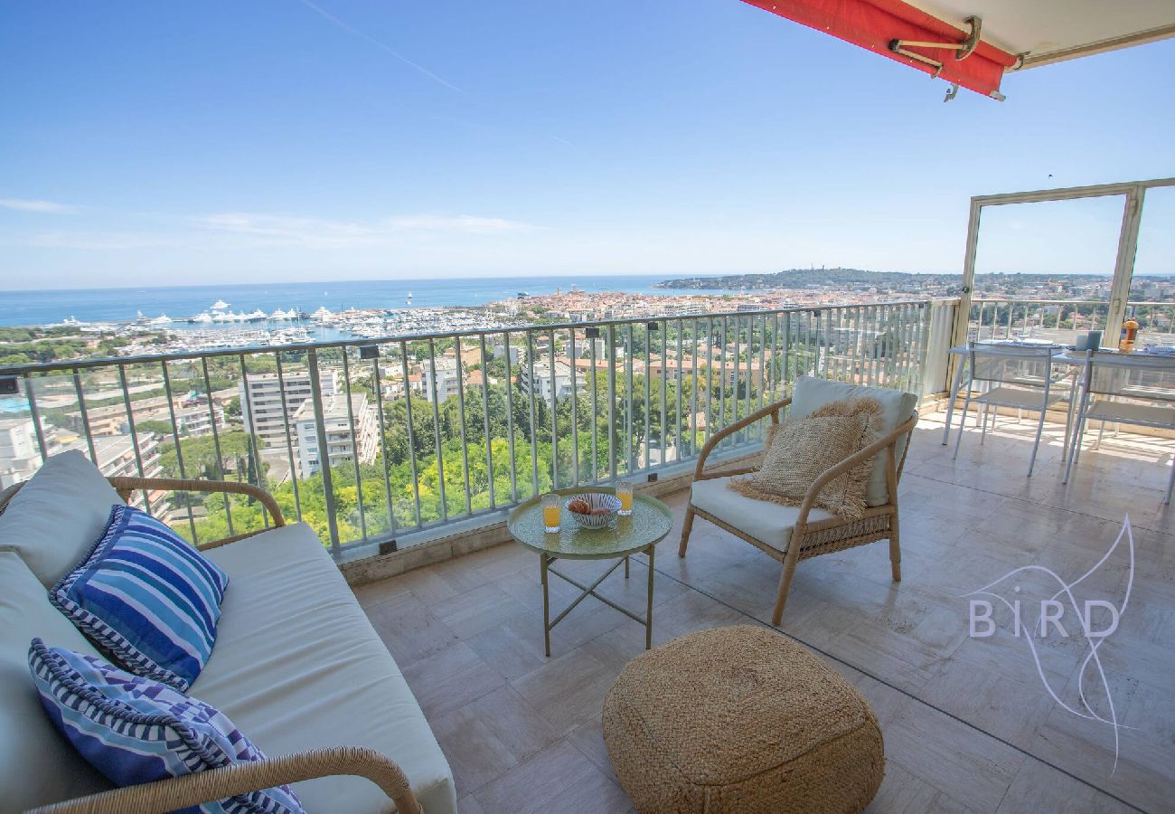 Appartement à Antibes - Bel appartement Vue mer piscine parking et clim 