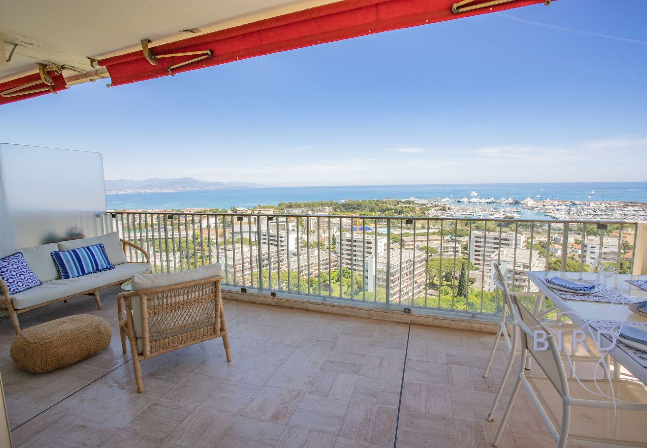 Appartement à Antibes - Bel appartement Vue mer piscine parking et clim 