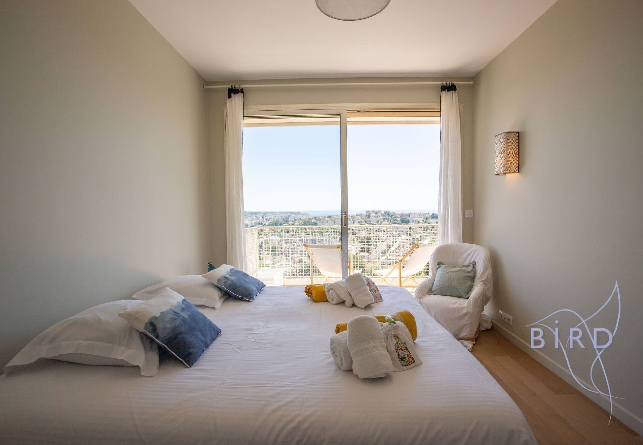Appartement à Antibes - Bel appartement Vue mer piscine parking et clim 