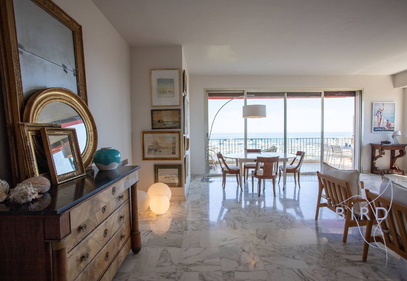 Appartement à Antibes - Bel appartement Vue mer piscine parking et clim 