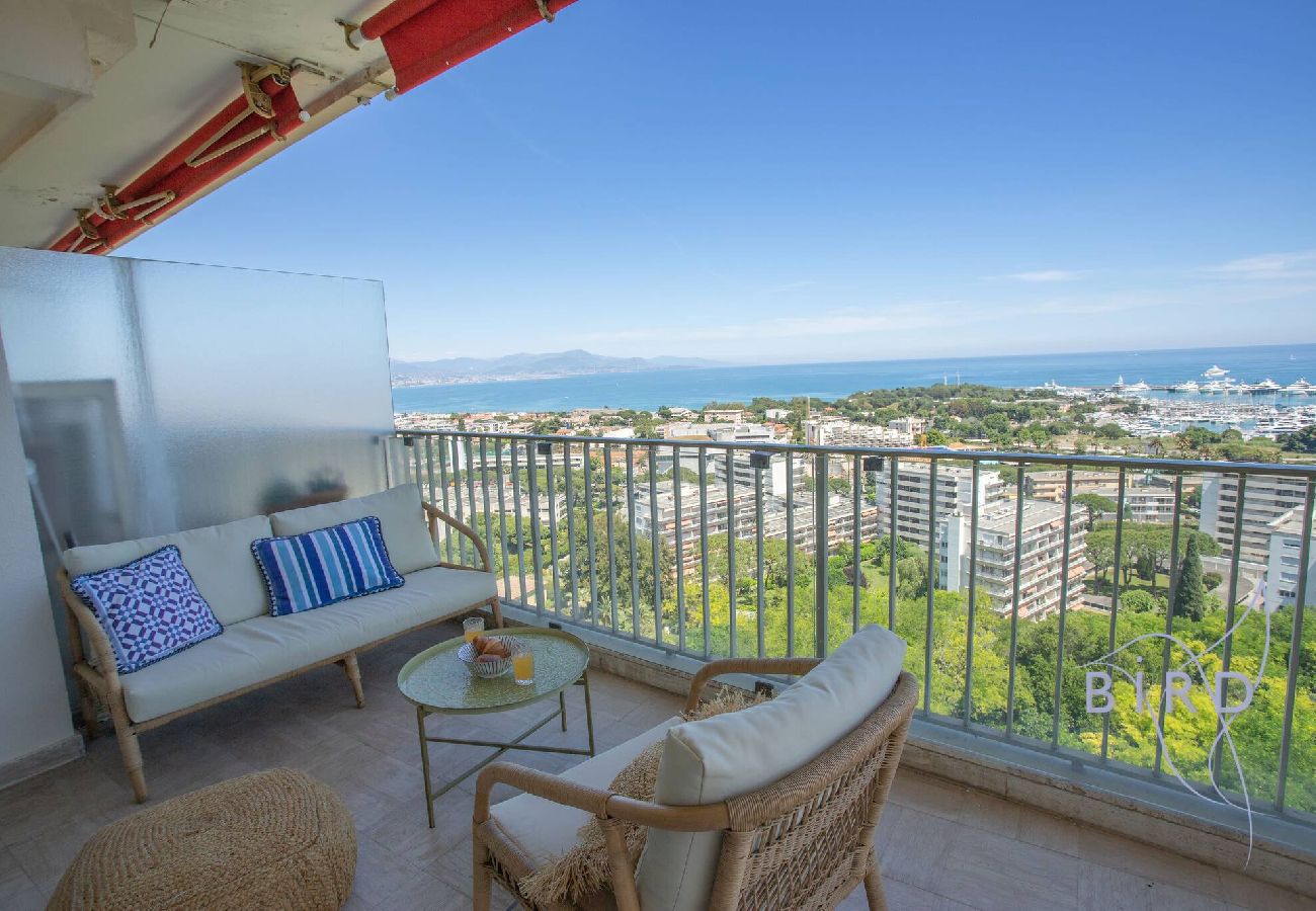 Appartement à Antibes - Bel appartement Vue mer piscine parking et clim 