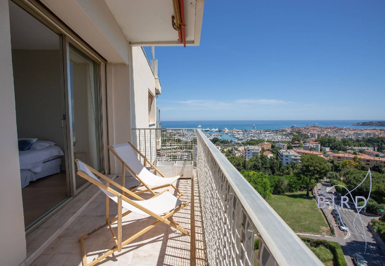 Appartement à Antibes - Bel appartement Vue mer piscine parking et clim 