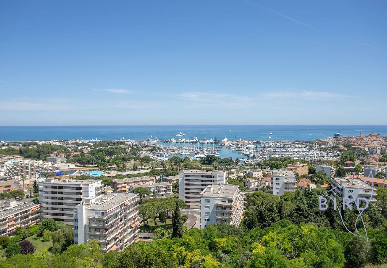 Appartement à Antibes - Bel appartement Vue mer piscine parking et clim 