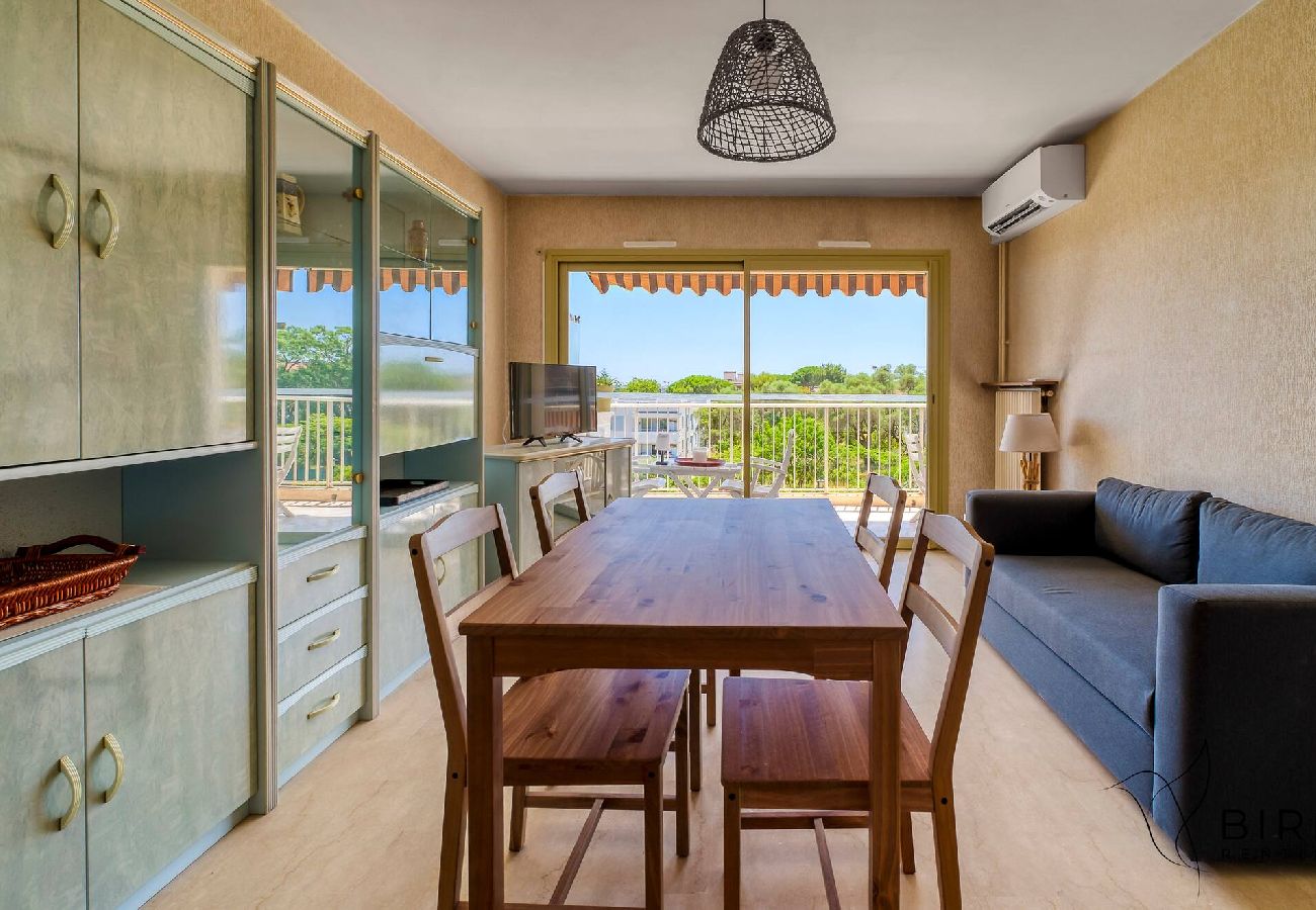 Appartement à Antibes - Les rives d'Azur T2 clim piscine parking 
