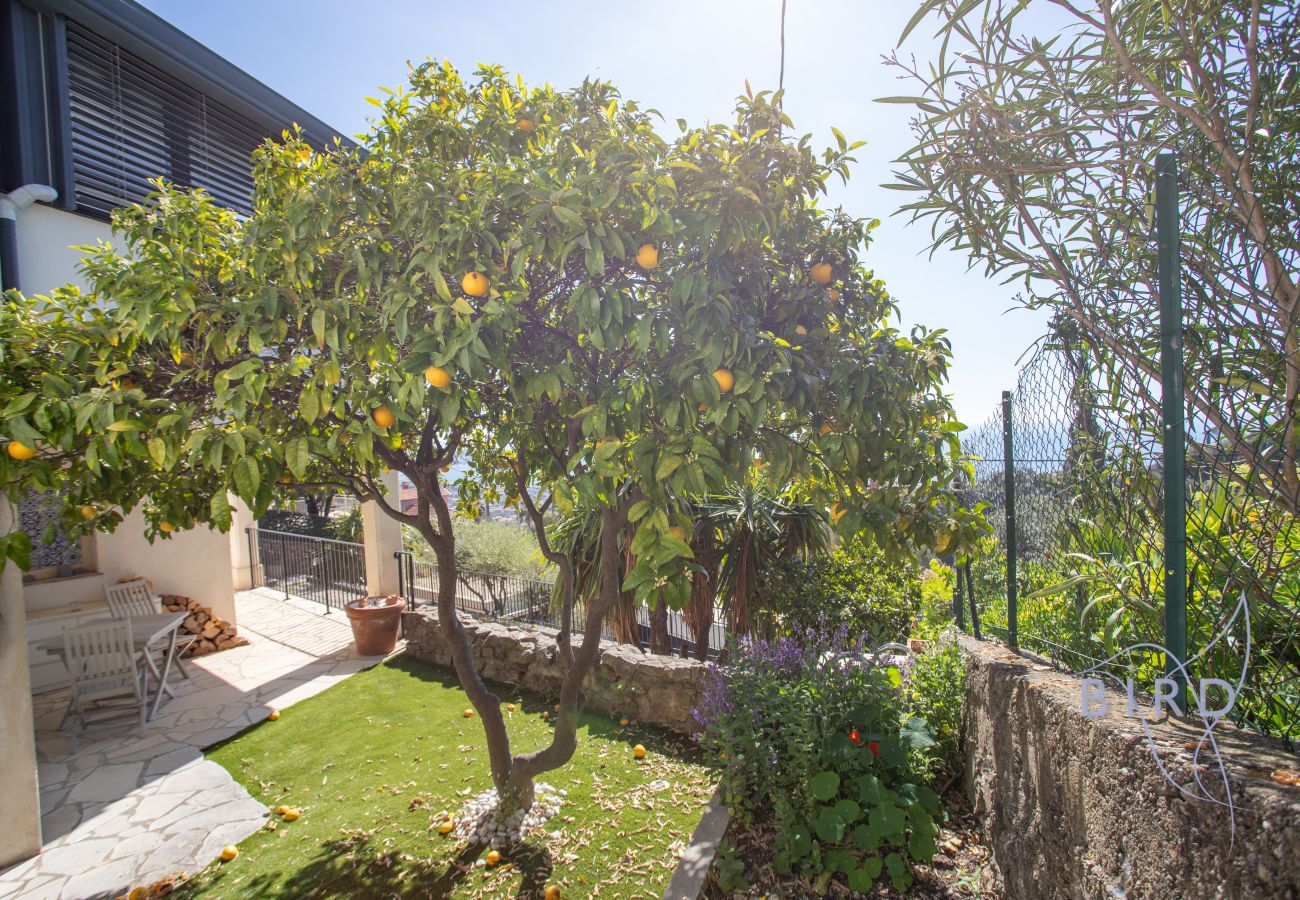 Villa à Vallauris - Villa Vue Mer Piscine Chauffée Élégance Calme 