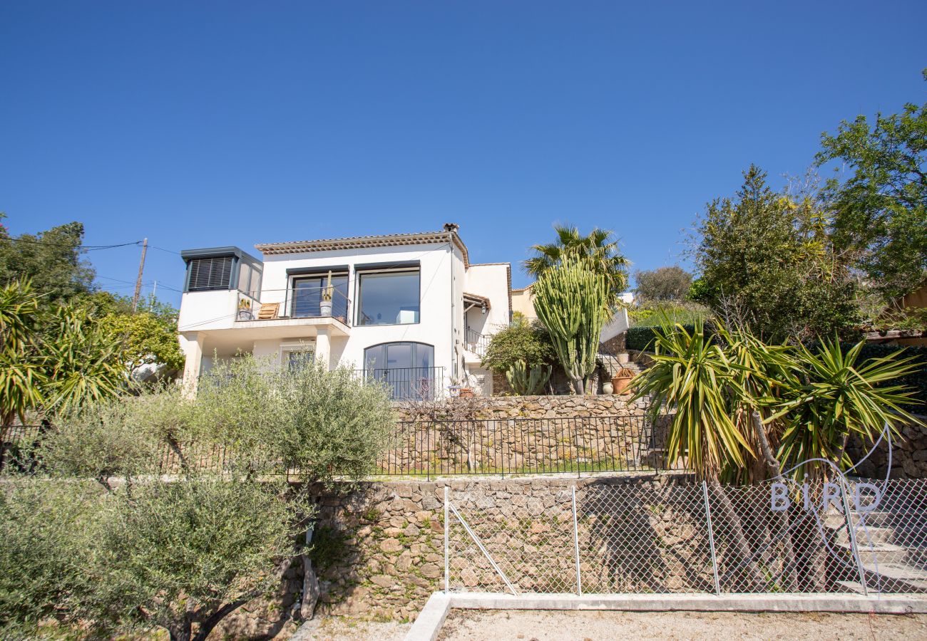 Villa à Vallauris - Villa Vue Mer Piscine Chauffée Élégance Calme 