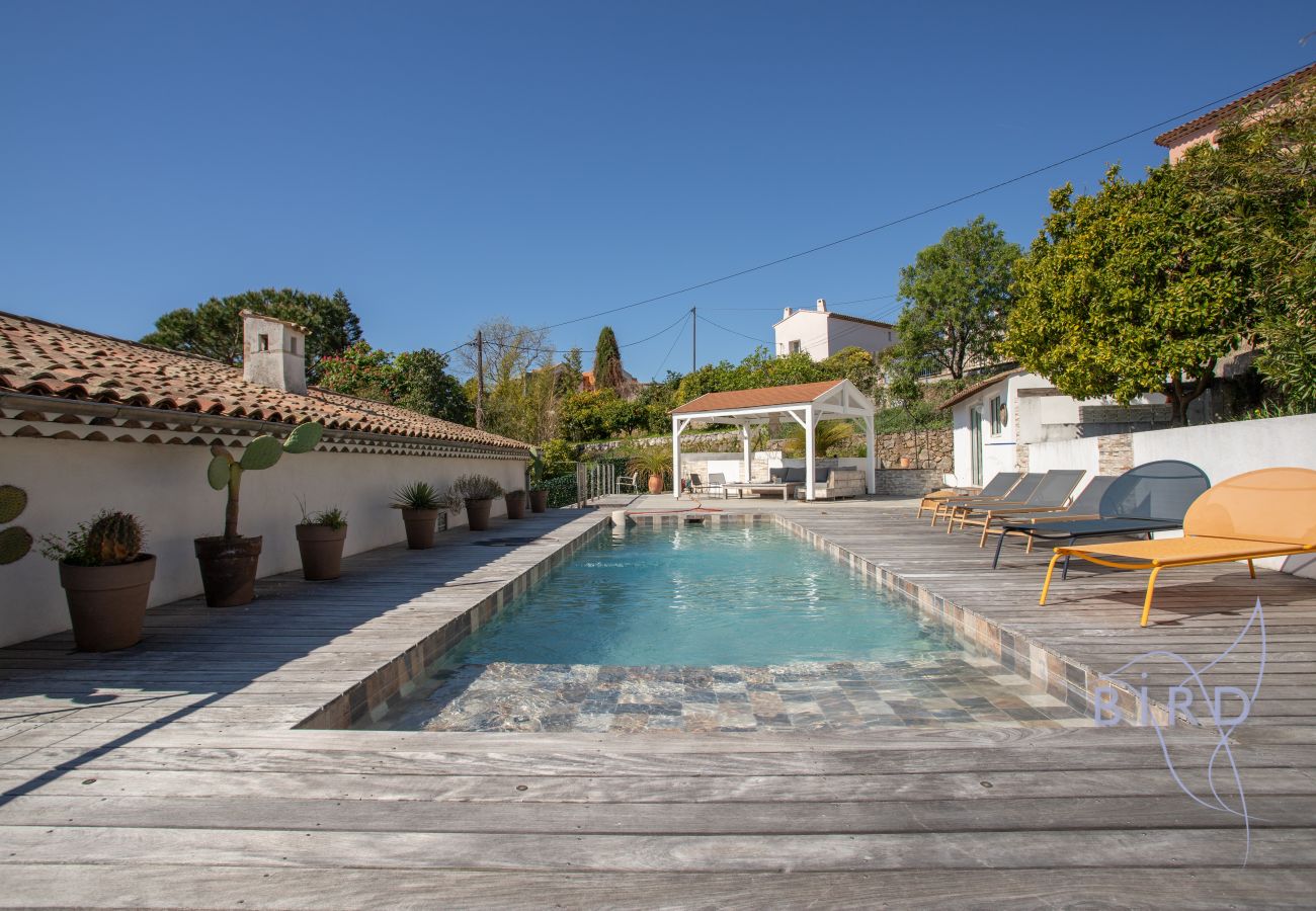 Villa à Vallauris - Villa Vue Mer Piscine Chauffée Élégance Calme 