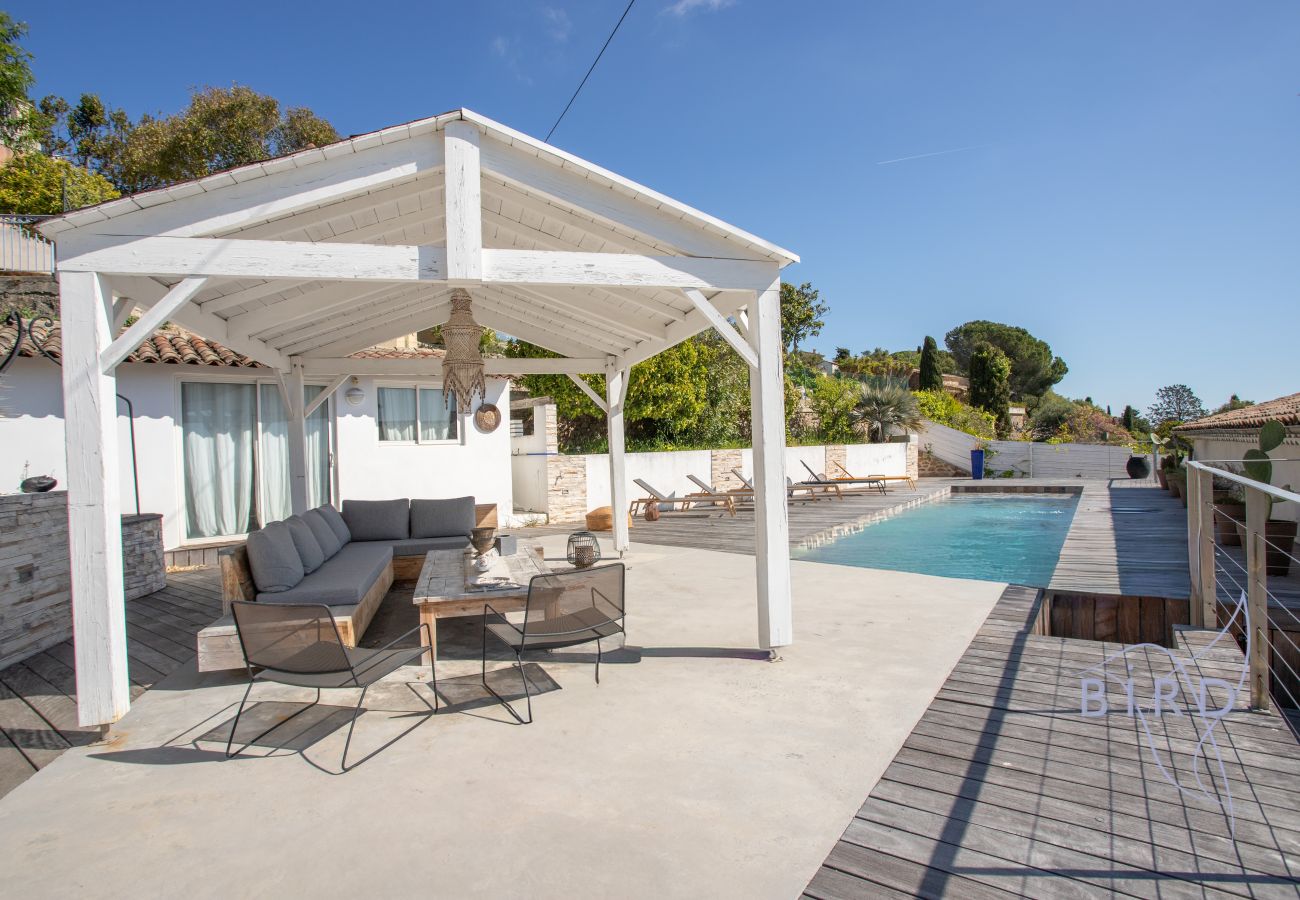 Villa à Vallauris - Villa Vue Mer Piscine Chauffée Élégance Calme 