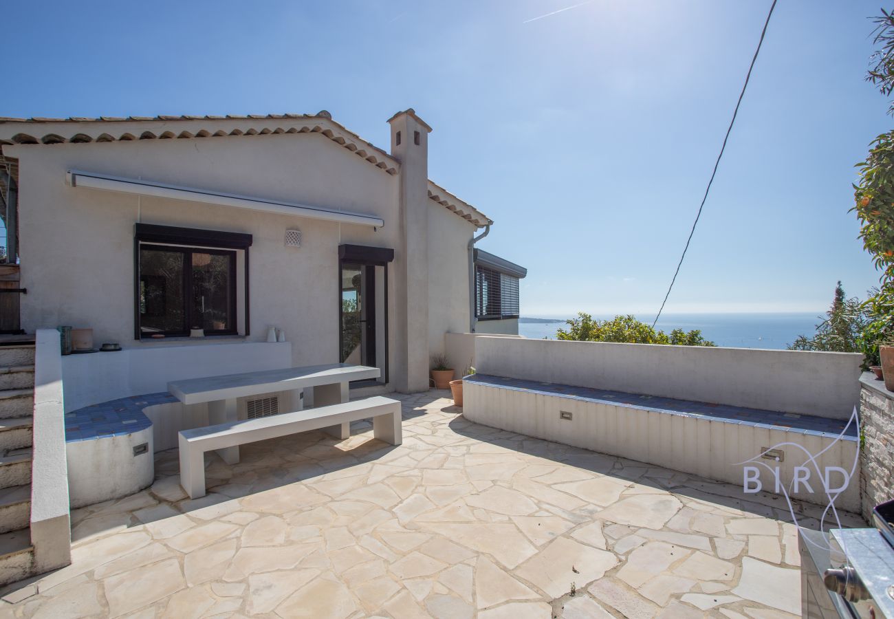 Villa à Vallauris - Villa Vue Mer Piscine Chauffée Élégance Calme 