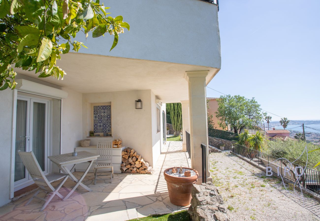 Villa à Vallauris - Villa Vue Mer Piscine Chauffée Élégance Calme 