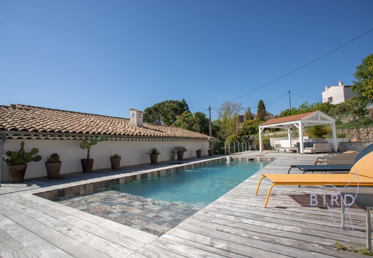 Villa à Vallauris - Villa Vue Mer Piscine Chauffée Élégance Calme 