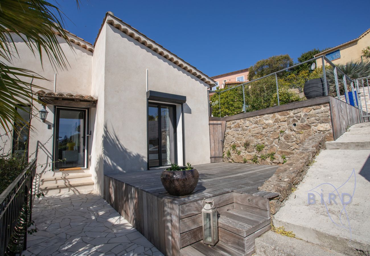 Villa à Vallauris - Villa Vue Mer Piscine Chauffée Élégance Calme 