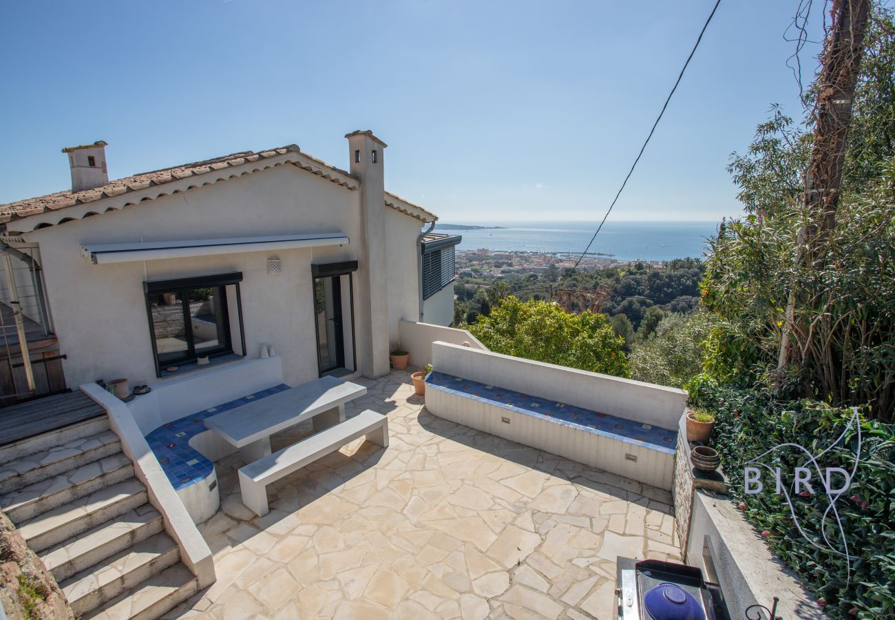 Villa à Vallauris - Villa Vue Mer Piscine Chauffée Élégance Calme 