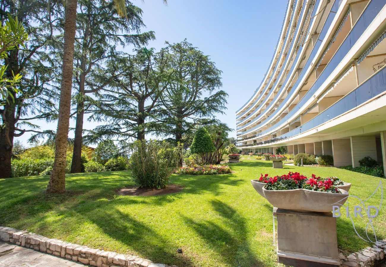 Appartement à Cannes - Bel appartement à Cannes Vue Mer et Piscine 