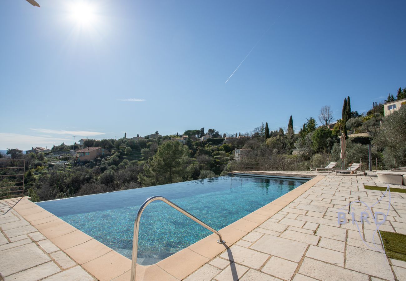 Villa à Montauroux - Moderne et sublime villa provençale AC piscine et vue