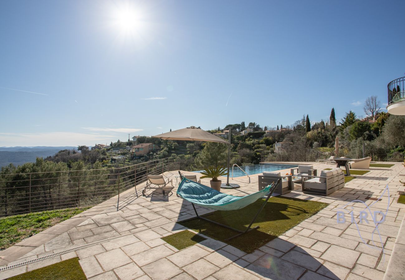 Villa à Montauroux - Moderne et sublime villa provençale AC piscine et vue