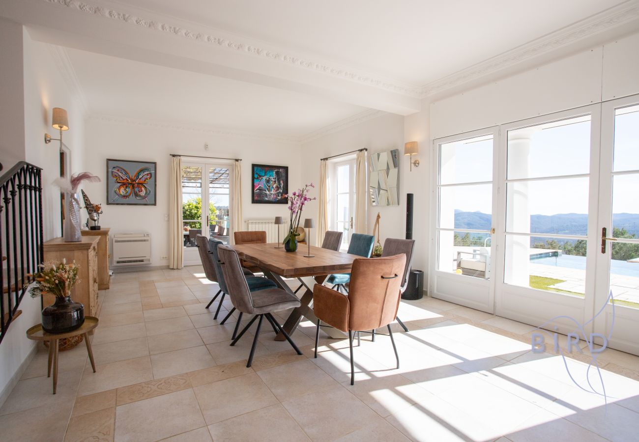Villa à Montauroux - Moderne et sublime villa provençale AC piscine et vue