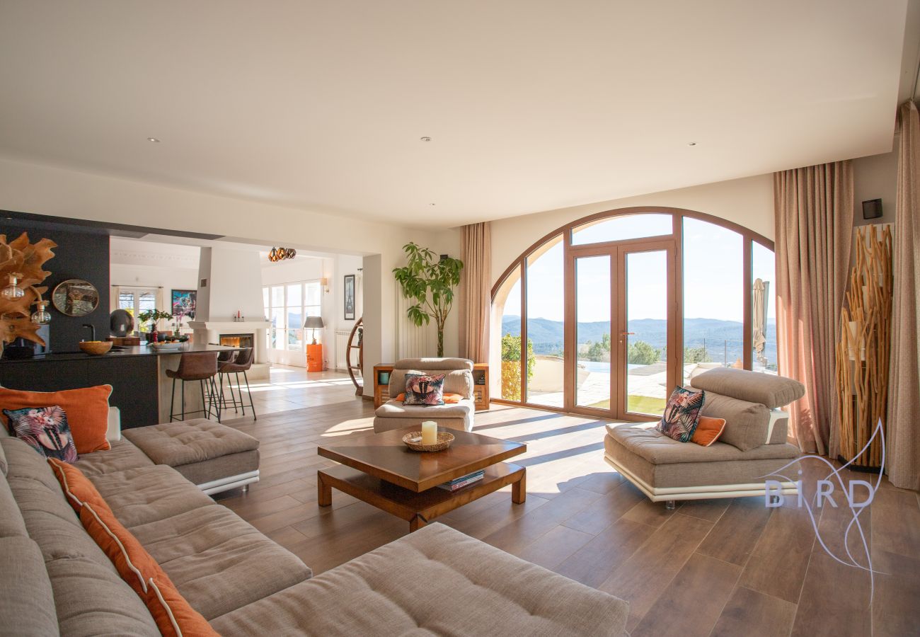 Villa à Montauroux - Moderne et sublime villa provençale AC piscine et vue