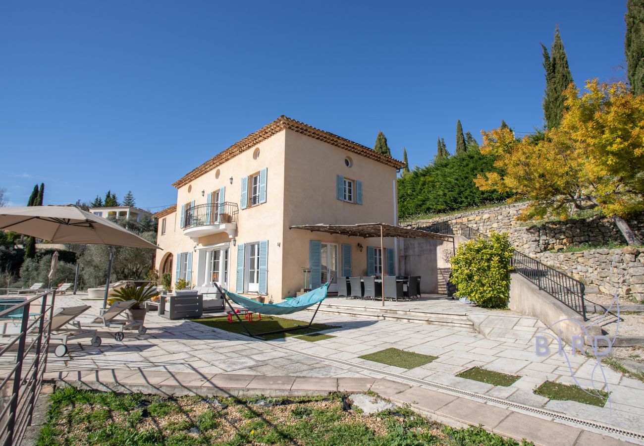 Villa à Montauroux - Moderne et sublime villa provençale AC piscine et vue