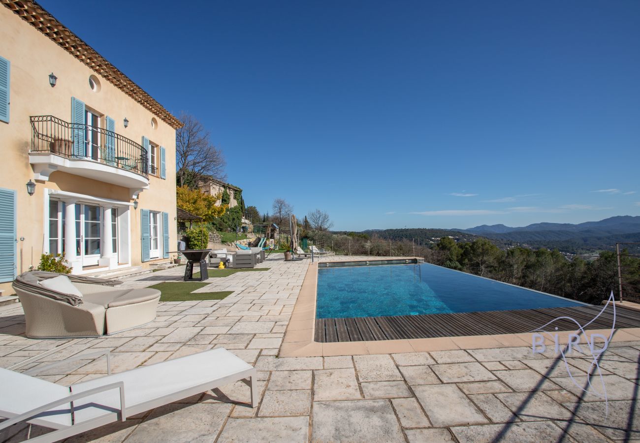 Villa à Montauroux - Moderne et sublime villa provençale AC piscine et vue