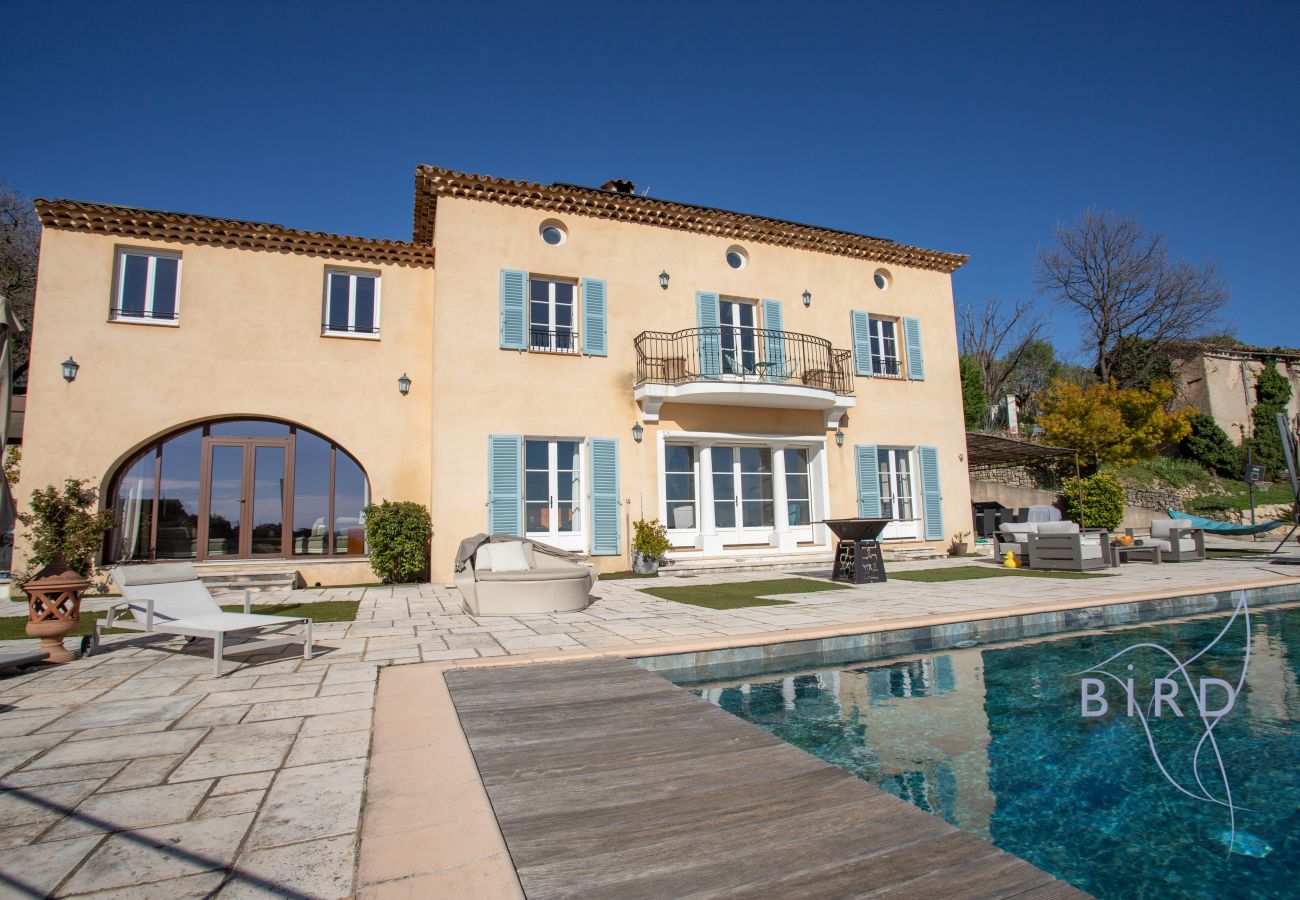 Villa à Montauroux - Moderne et sublime villa provençale AC piscine et vue