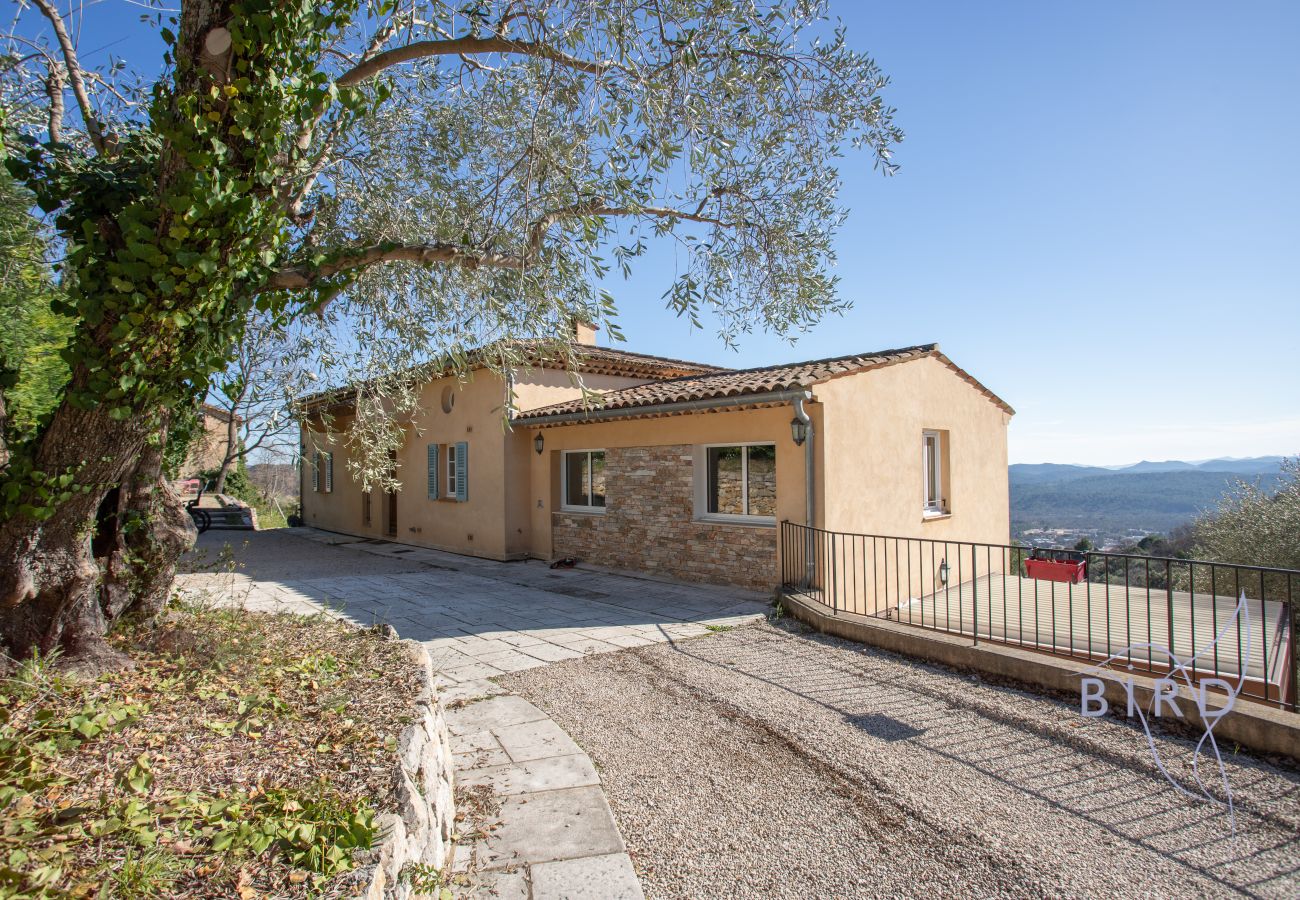 Villa à Montauroux - Moderne et sublime villa provençale AC piscine et vue