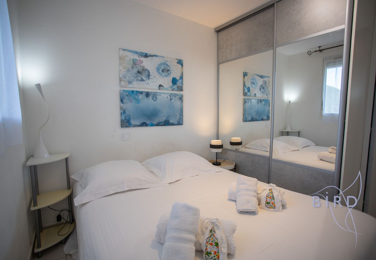 Appartement à Théoule-sur-Mer - Petit coin de Paradis avec Vue Mer