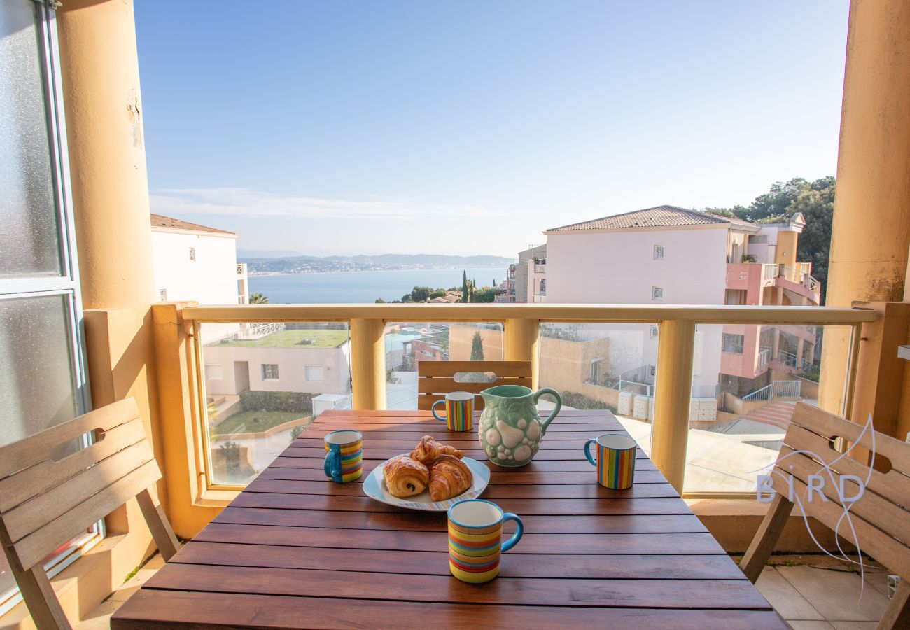 Appartement à Théoule-sur-Mer - Petit coin de Paradis avec Vue Mer