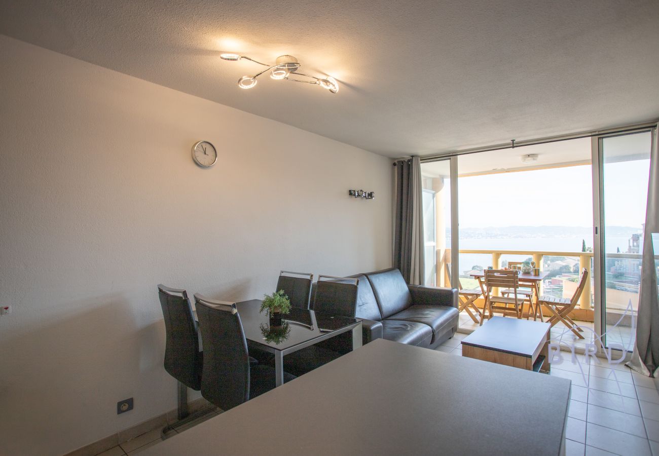 Appartement à Théoule-sur-Mer - Petit coin de Paradis avec Vue Mer