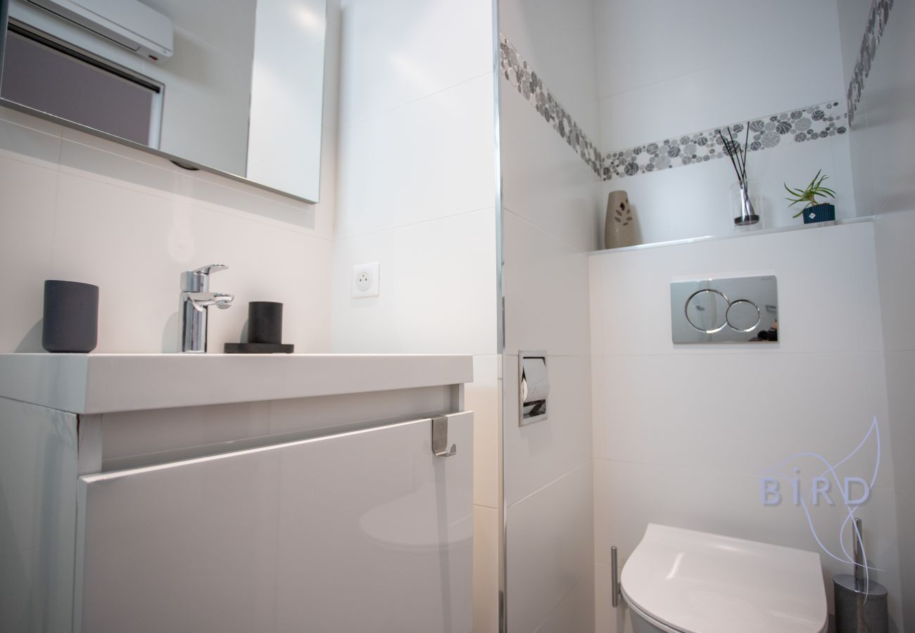 Appartement à Cannes-la-Bocca - Duplex contemporain en bord de mer AC Parking