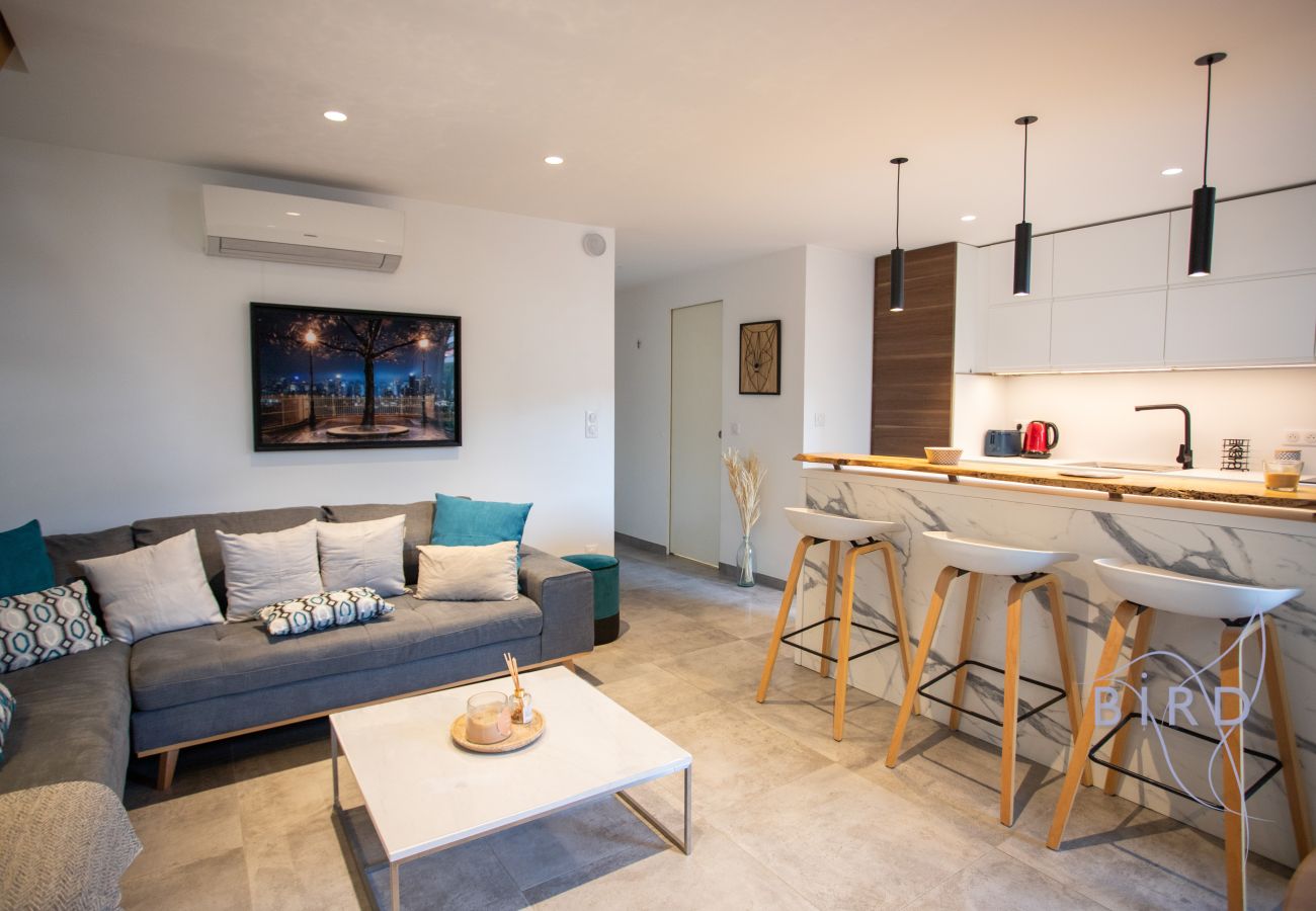 Appartement à Cannes-la-Bocca - Duplex contemporain en bord de mer AC Parking