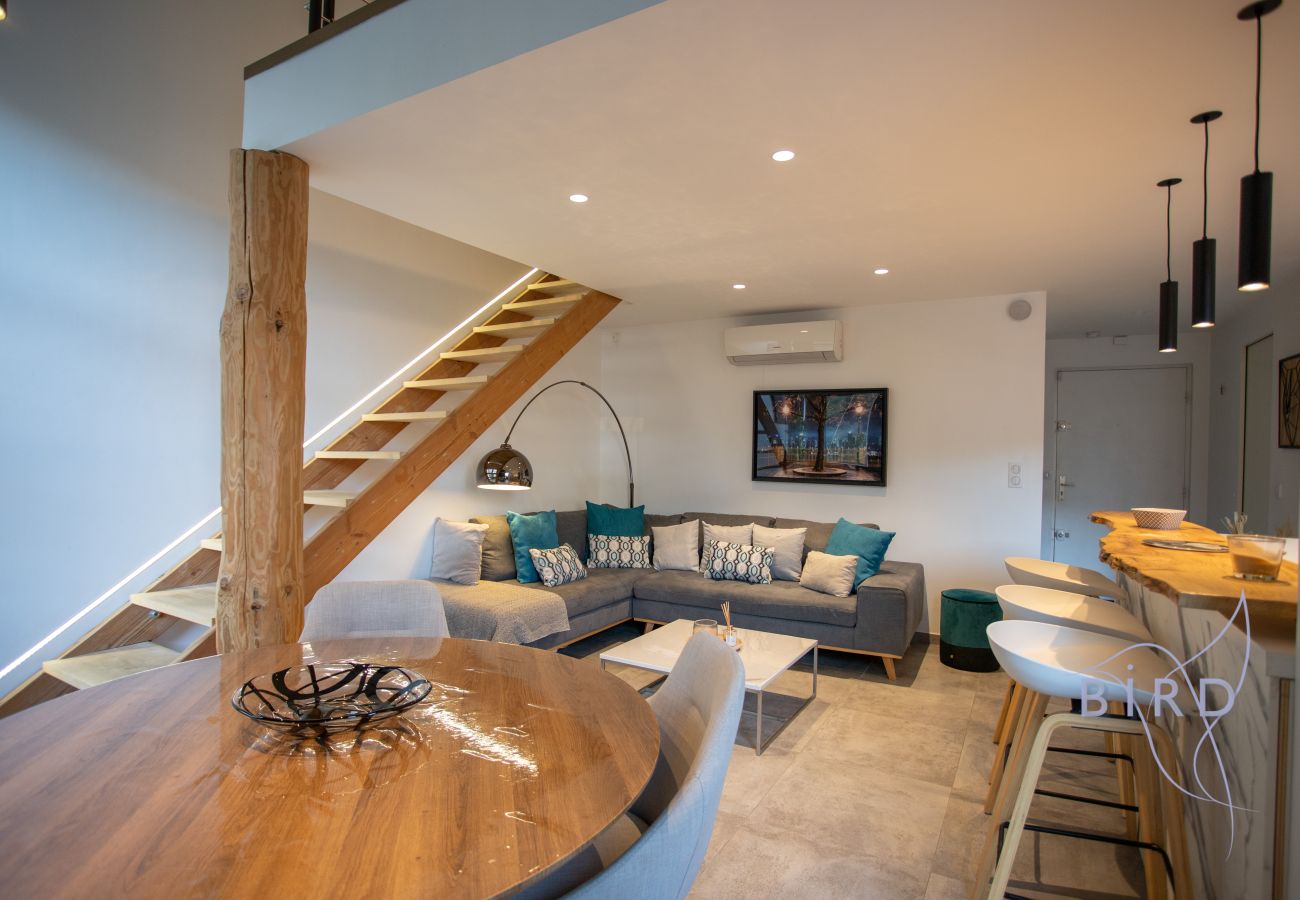 Appartement à Cannes-la-Bocca - Duplex contemporain en bord de mer AC Parking