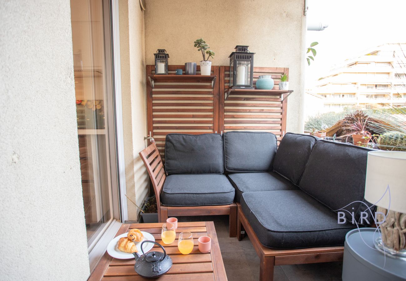 Appartement à Cannes-la-Bocca - Duplex contemporain en bord de mer AC Parking