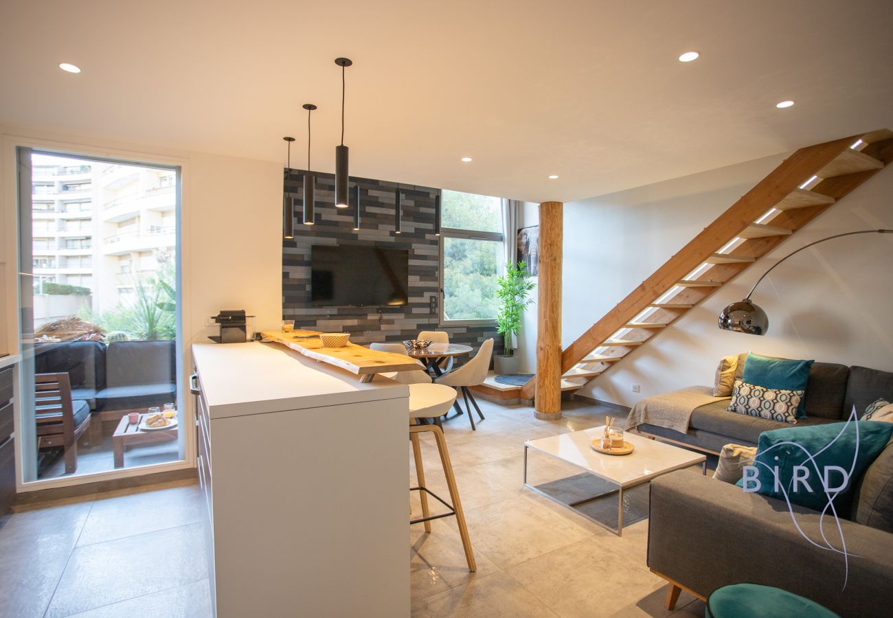 Appartement à Cannes-la-Bocca - Duplex contemporain en bord de mer AC Parking