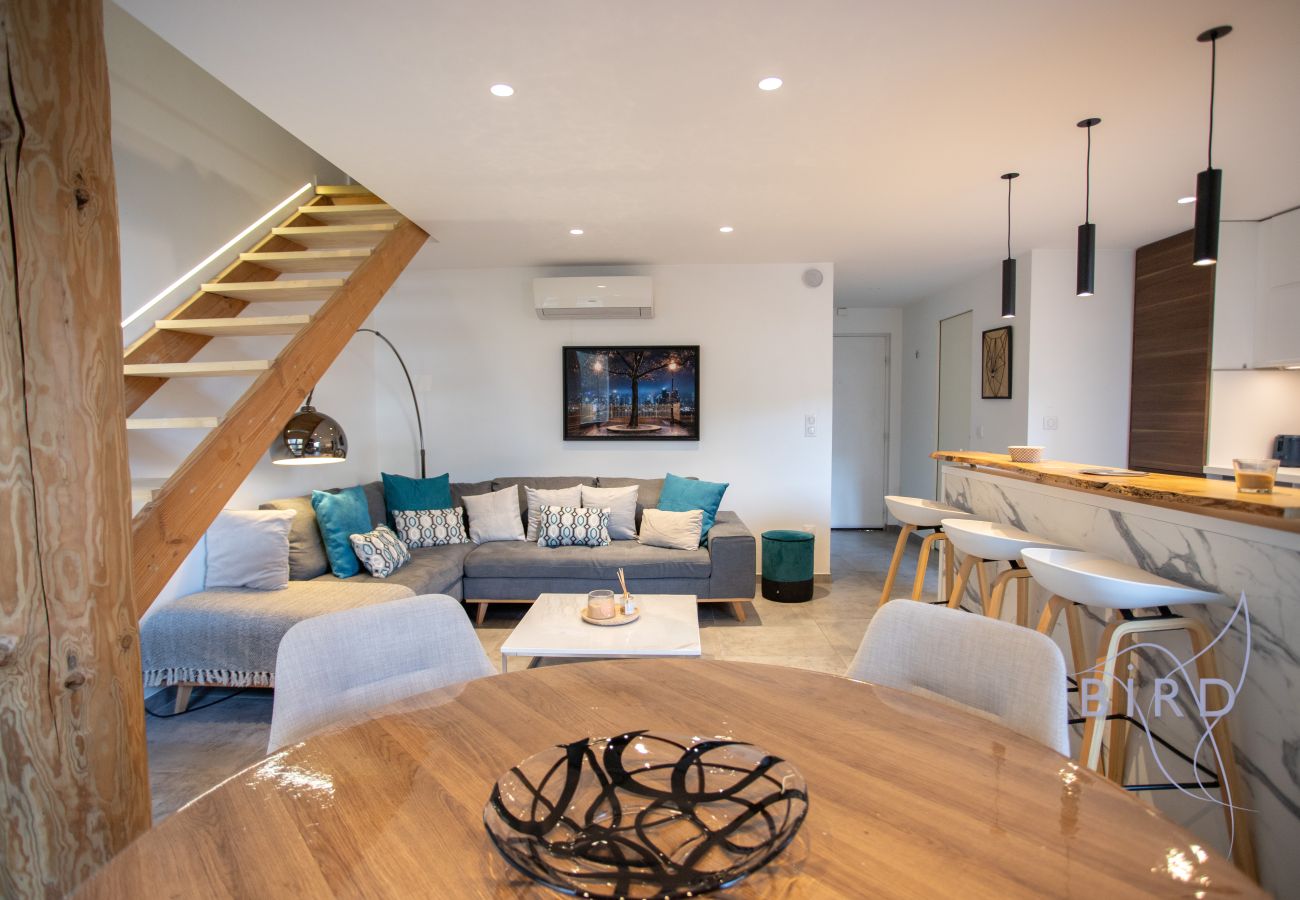 Appartement à Cannes-la-Bocca - Duplex contemporain en bord de mer AC Parking