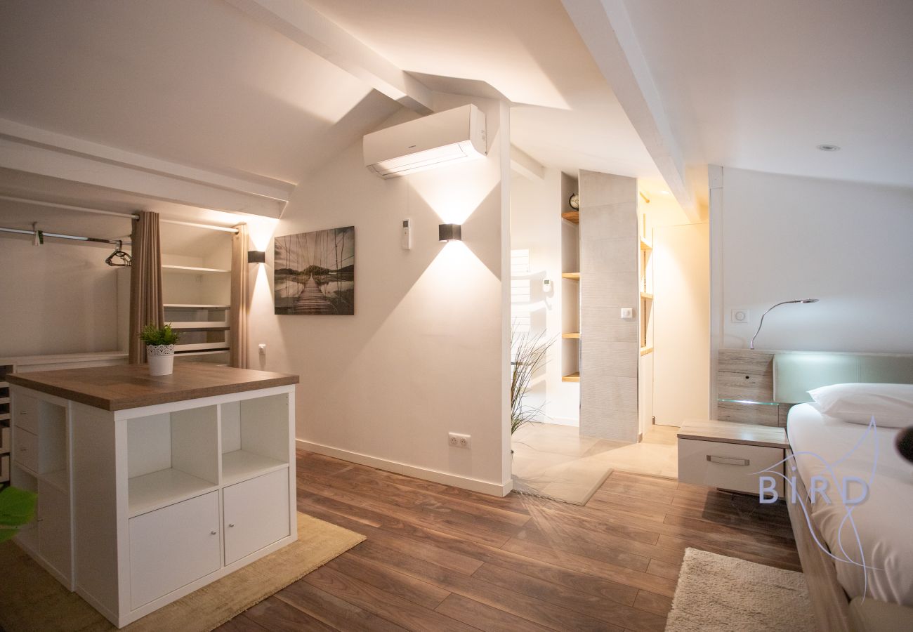 Appartement à Cannes-la-Bocca - Duplex contemporain en bord de mer AC Parking