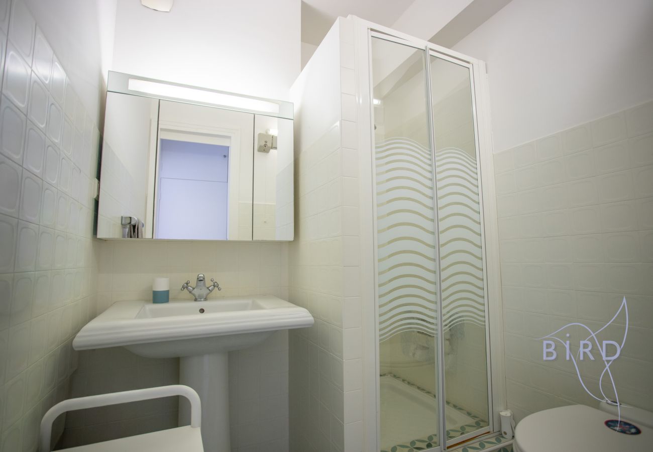 Appartement à Cannes - Grand 2P avec terrasse, parking & piscine - Cannes Montfleury
