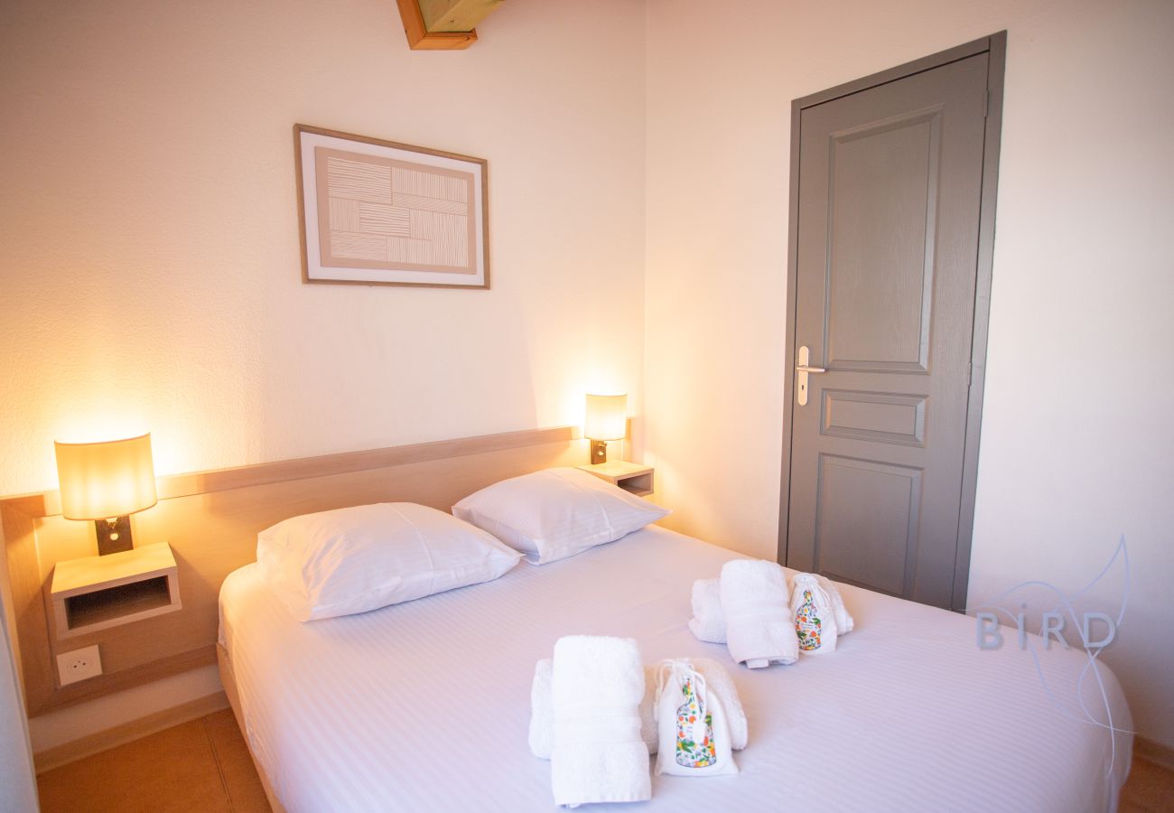 Appartement à Tourrettes - Charmante maison jumelé avec piscine commune