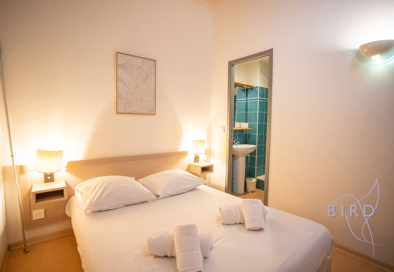 Appartement à Tourrettes - Charmante maison jumelé avec piscine commune