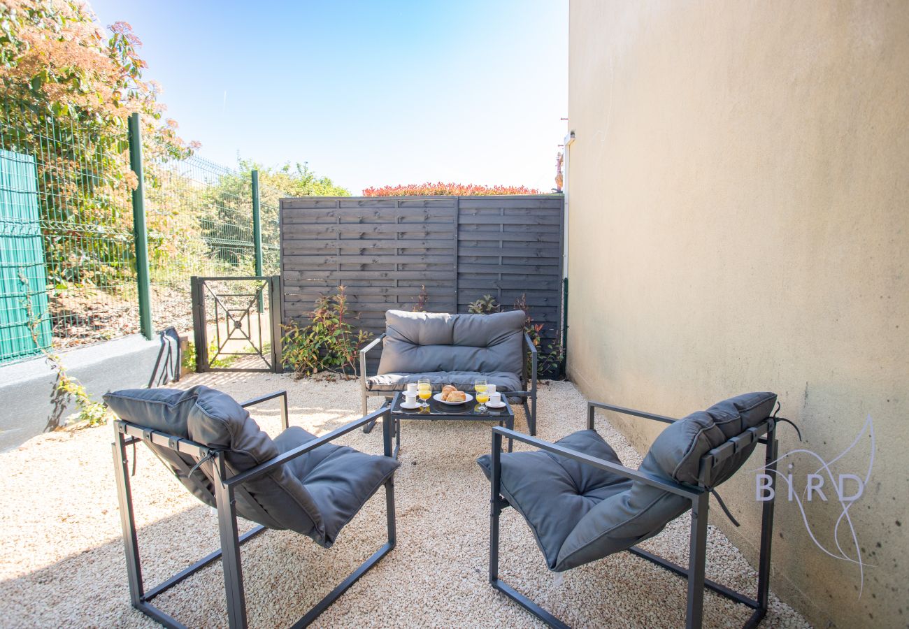 Appartement à Tourrettes - Charmante maison jumelé avec piscine commune