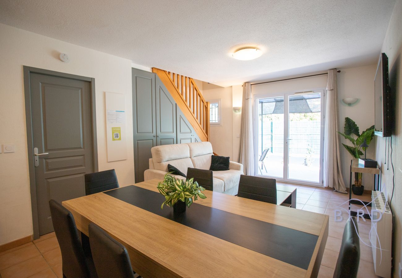 Appartement à Tourrettes - Charmante maison jumelé avec piscine commune